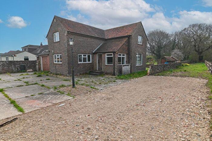 4 Bedroom Detached House For Sale In Havant Road, Hayling Island, PO11