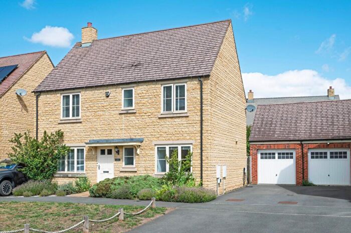 4 Bedroom Detached House For Sale In Stirling Way, Moreton-In-Marsh, GL56