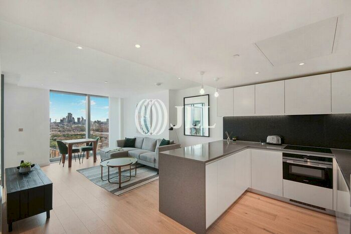 1 Bedroom Flat To Rent In Landmark Pinnacle, London, E14