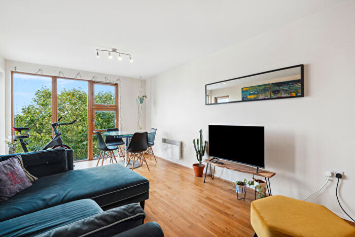 2 Bedroom Flat To Rent In Hungerford Road, Islington, N7