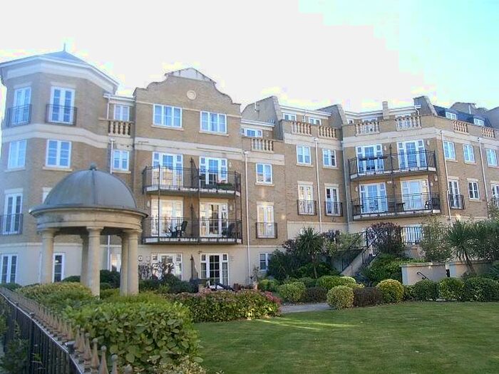 2 Bedroom Apartment To Rent In Regents Riverside, Brigham Road, Reading, RG1