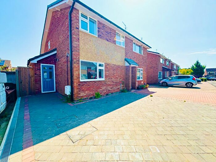 3 Bedroom Property To Rent In St. Philips Close, Kettering, NN15