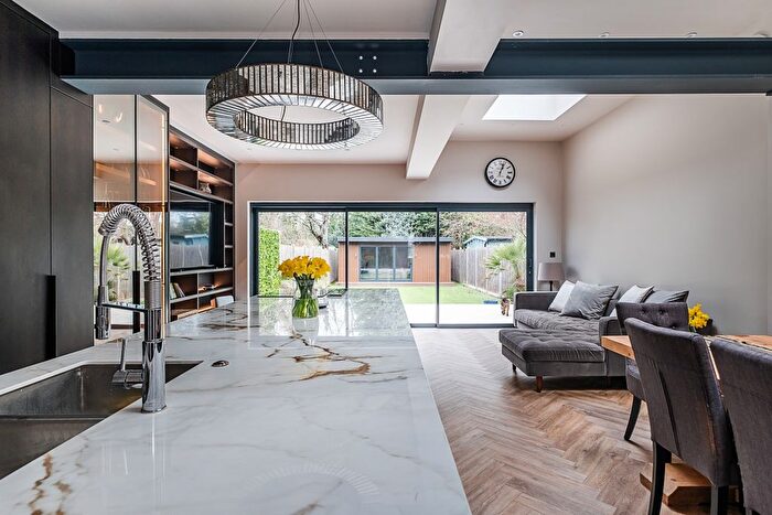 5 Bedroom Semi-Detached House To Rent In Norbiton Avenue, Norbiton, Kingston Upon Thames, KT1