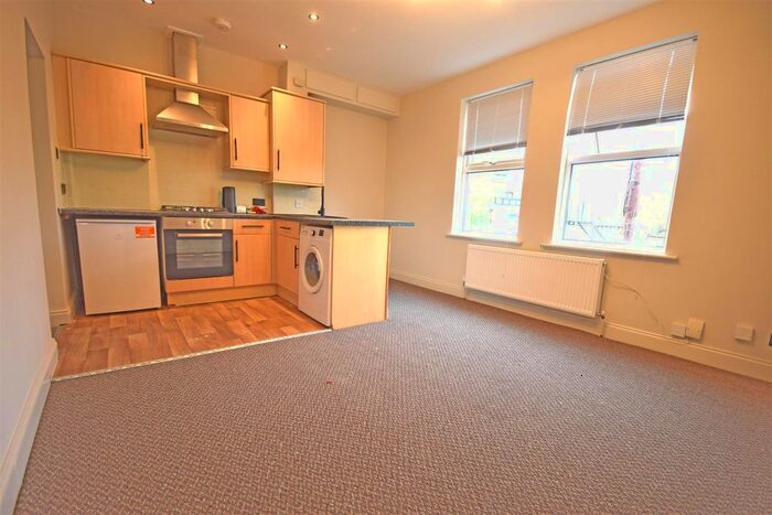 1 Bedroom Flat To Rent In Heath Road, Twickenham, TW1