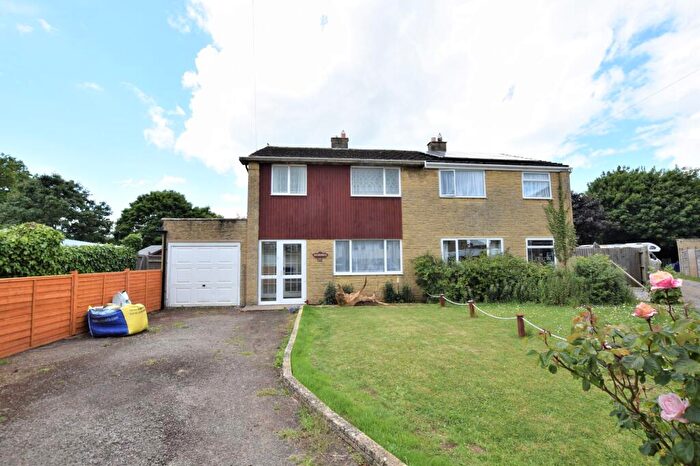3 Bedroom Semi Detached House To Rent In Coghill, Bletchingdon, OX5