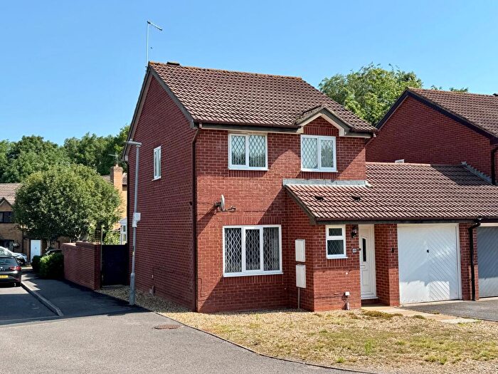 3 Bedroom Detached House For Sale In Winchcombe Close, The Prinnels, Swindon, SN5