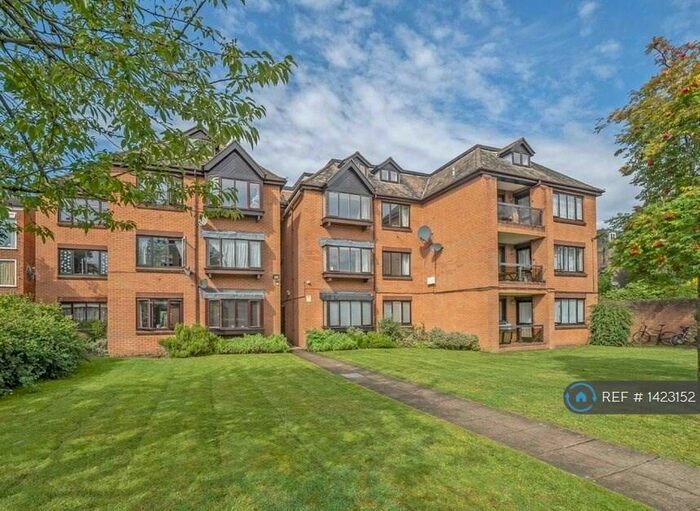 1 Bedroom Flat To Rent In Andhurst Court, Kingston Upon Thames, KT2