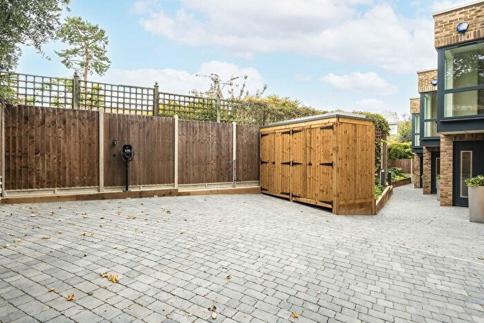 3 Bedroom Terraced House For Sale In Southfields Road, Wandsworth, SW18