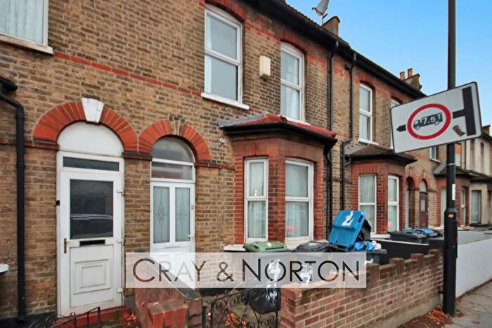 2 Bedroom Terraced House To Rent In Mitcham Road, Croydon, CR0