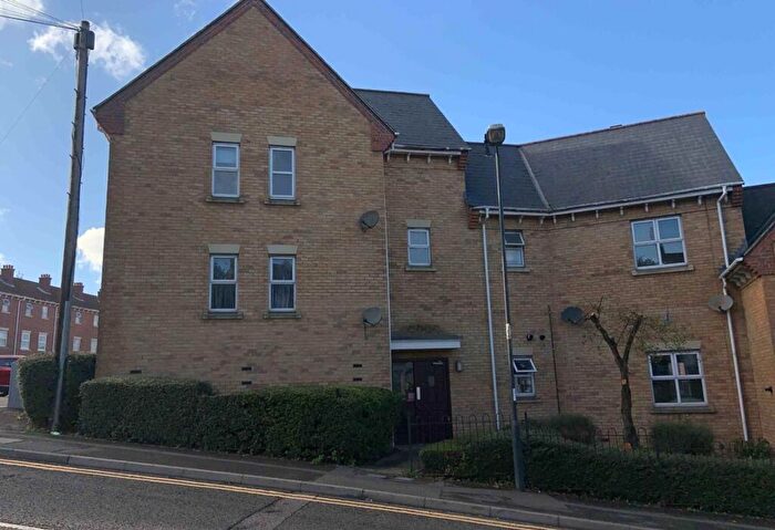 2 Bedroom Flat To Rent In Mark Street, Chatham, ME4