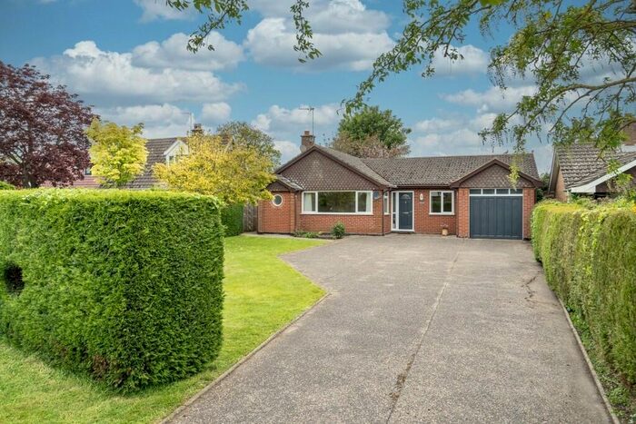 3 Bedroom Detached Bungalow For Sale In Hall Lane, Blundeston, Suffolk, NR32