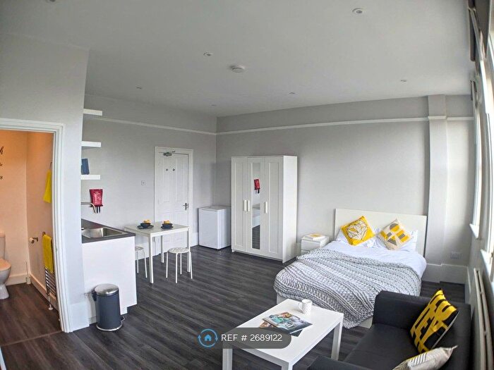 Studio To Rent In Streatham High Road, London, SW16