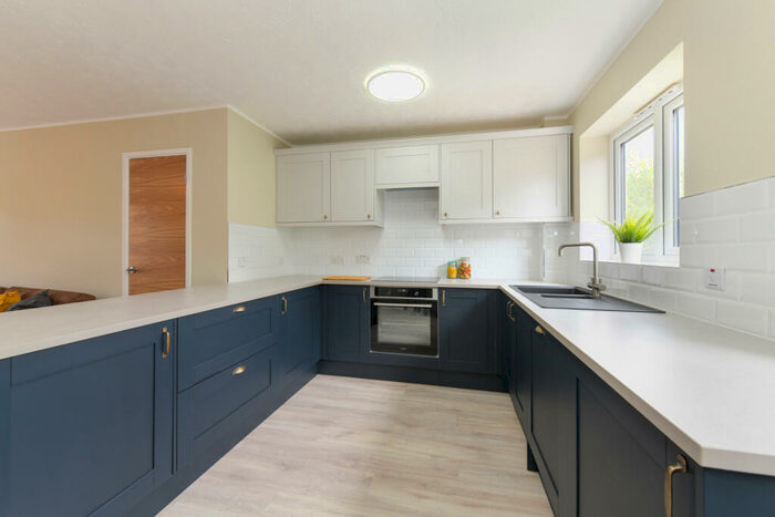2 Bedroom End Of Terrace House To Rent In Heron Drive, Lenton, Nottingham, NG7