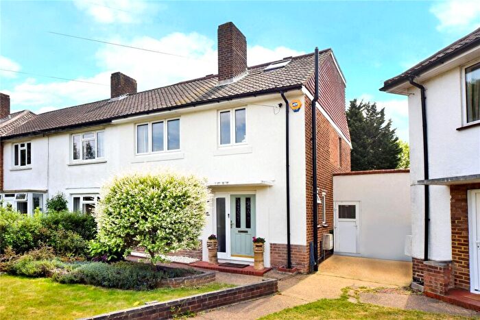 4 Bedroom End Of Terrace House For Sale In Richland Avenue, Coulsdon, CR5