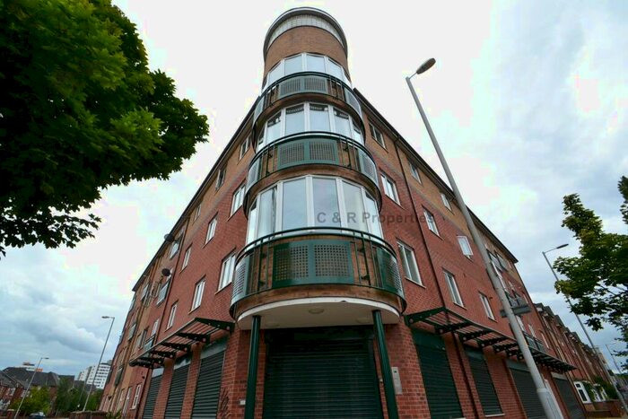 2 Bedroom Flat To Rent In Stretford Road, Manchester, M15