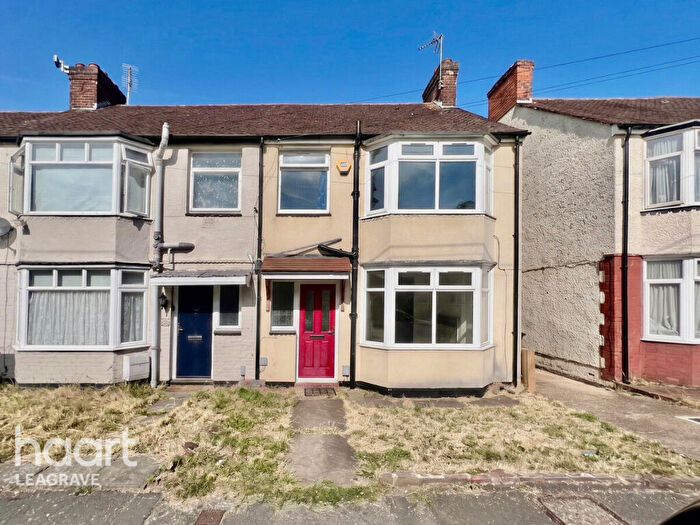3 Bedroom End Of Terrace House For Sale In Shelley Road, Luton, LU4