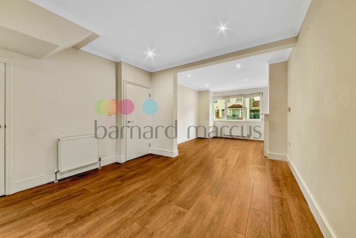 2 Bedroom Apartment To Rent In Pemdevon Road, Croydon, CR0