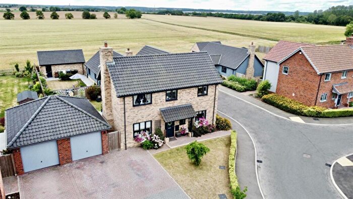 3 Bedroom Detached House For Sale In Crown Meadow, Stowupland, IP14