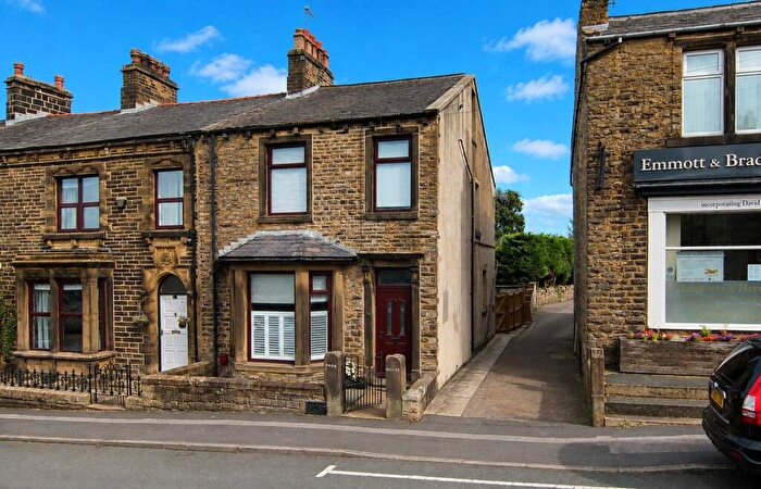 4 Bedroom End Of Terrace House For Sale In Station Road, Cross Hills, BD20