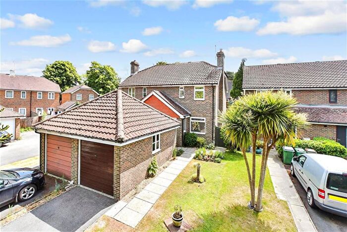 3 Bedroom Semi-Detached House For Sale In Meadow Grove, Sellindge, Ashford, Kent, TN25