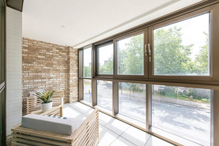 1 Bedroom House For Sale In Carlton Vale London, NW6