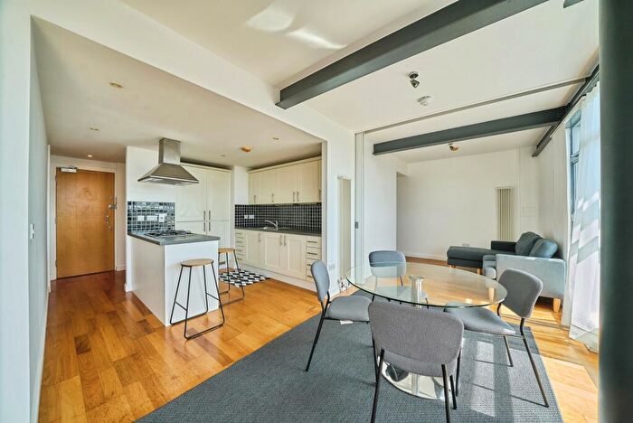 2 Bedroom Flat For Sale In Hallings Wharf Studios, Channelsea Road, London, E15