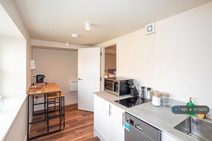 1 Bedroom Flat To Rent In High Street, Chipping Norton, OX7