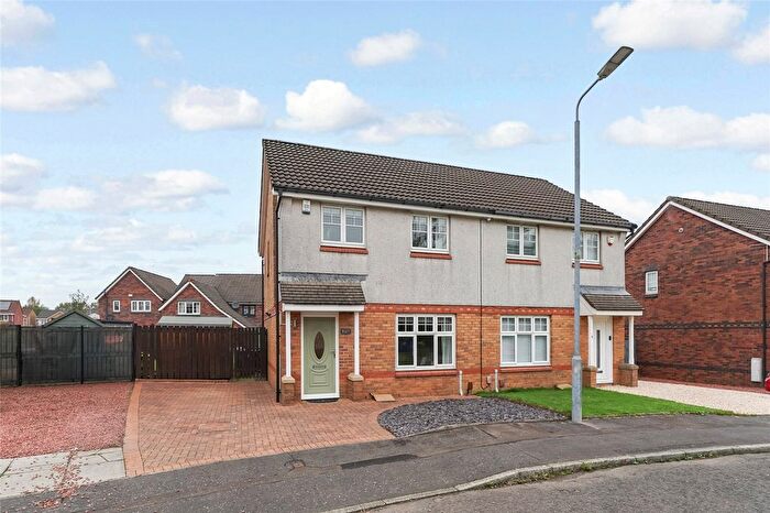 3 Bedroom Semi-detached House For Sale In Streamfield Place, Robroyston, Glasgow, G33