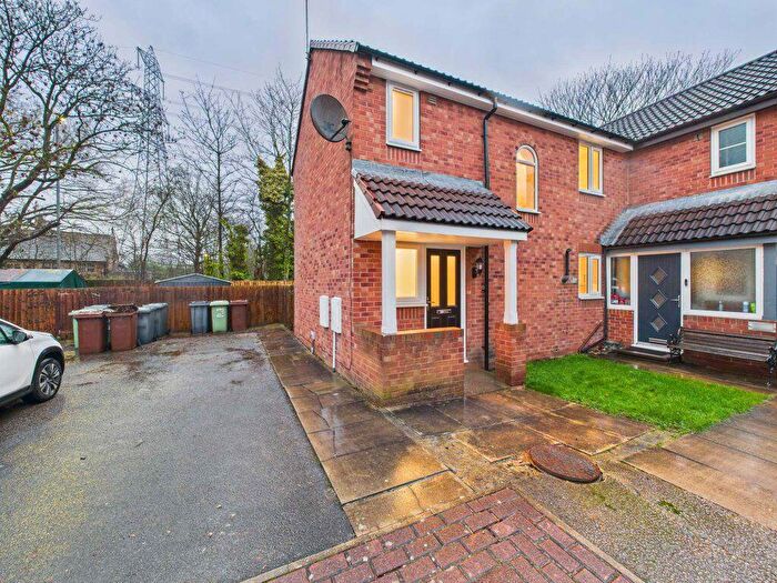 3 Bedroom Semi-Detached House To Rent In Pinders Green Court, Methley, LS26