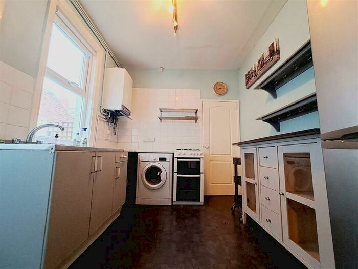 2 Bedroom Flat To Rent In Lavander Gardens, Jesmond, NE2