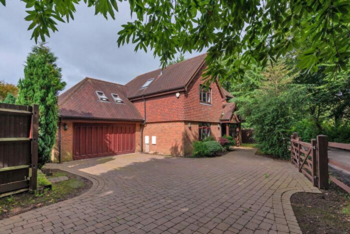 3 Bedroom Detached House For Sale In Whitepost Lane, Meopham, DA13