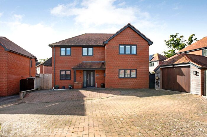4 Bedroom Detached House For Sale In Scalwell Lane, Seaton, Devon, EX12