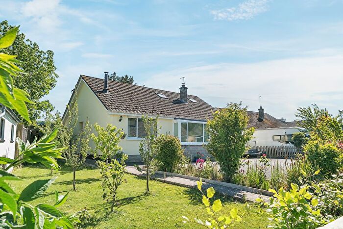 4 Bedroom Detached House For Sale In Summerhill Crescent, Liverton, TQ12