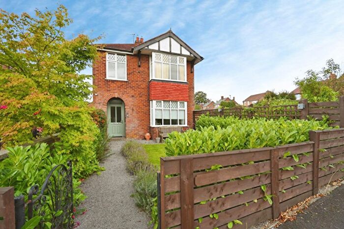 3 Bedroom Detached House For Sale In Bishopton Lane, Ripon, HG4