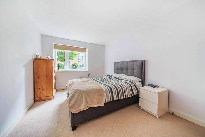 2 Bedroom Flat To Rent In Howard Road, Stanmore, HA7
