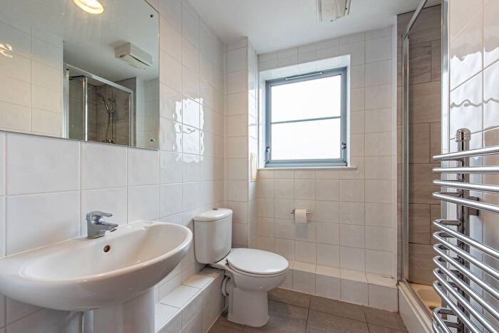 2 Bedroom Flat To Rent In Willesden Lane, Brondesbury Park, London, NW6