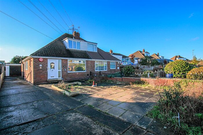 3 Bedroom Semi Detached Bungalow For Sale In Clayton Rise, Outwood, Wakefield, WF1