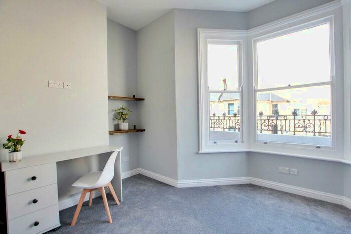 Flat To Rent In Rowlands Road, Worthing, West Sussex, BN11