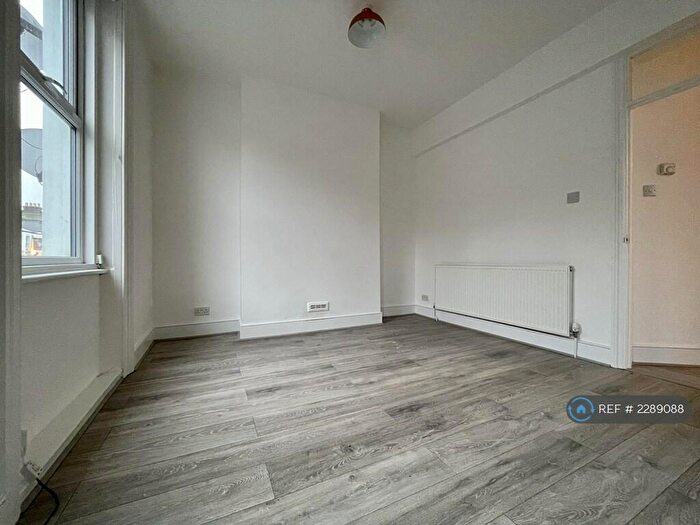 1 Bedroom Flat To Rent In Dartmouth Road, London, SE23