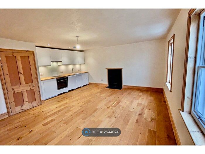 2 Bedroom Flat To Rent In Wellington Square, Hastings, TN34