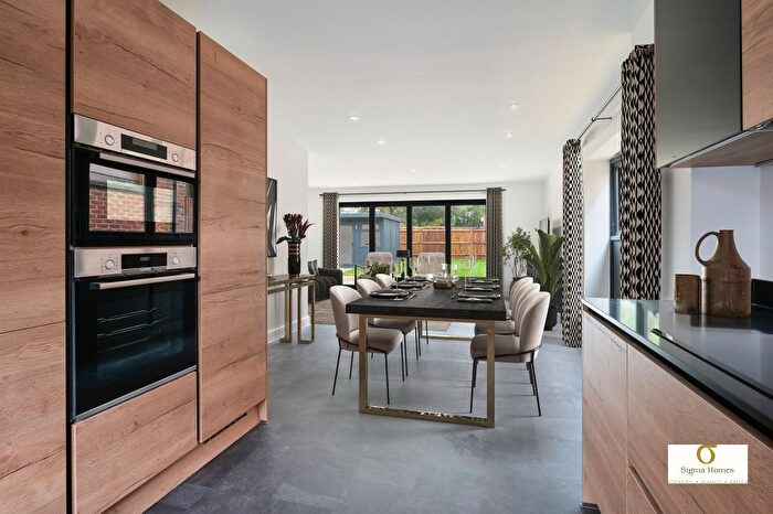 3 Bedroom Link Detached House For Sale In Hanlye Lane, Cuckfield, Haywards Heath, RH17