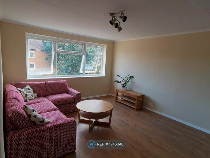 1 Bedroom Flat To Rent In Ivy Lodge, Hounslow, TW3