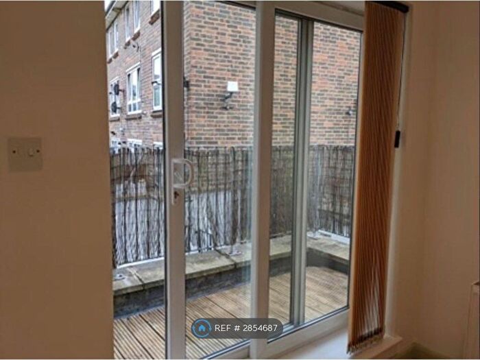 1 Bedroom Flat To Rent In Amhurst Park, London, N16