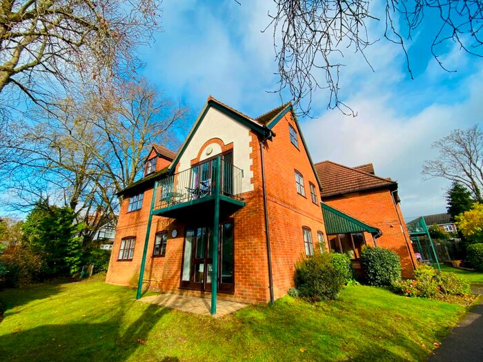 1 Bedroom Property To Rent In West Hill Road, Hook Heath, Woking, GU22