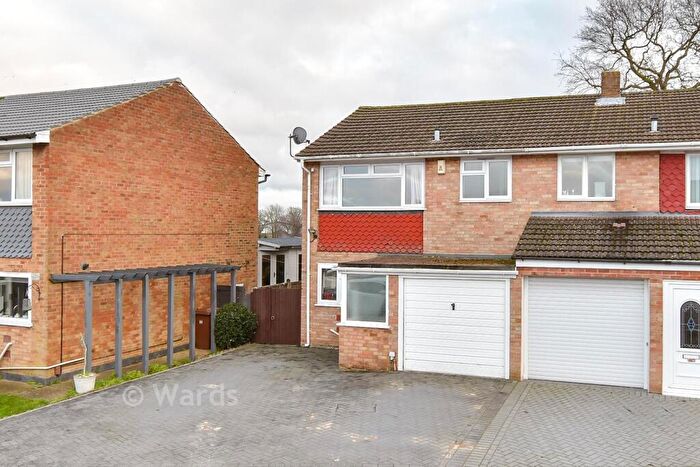 3 Bedroom Semi Detached House For Sale In Harptree Drive, Walderslade, Chatham, Kent, ME5