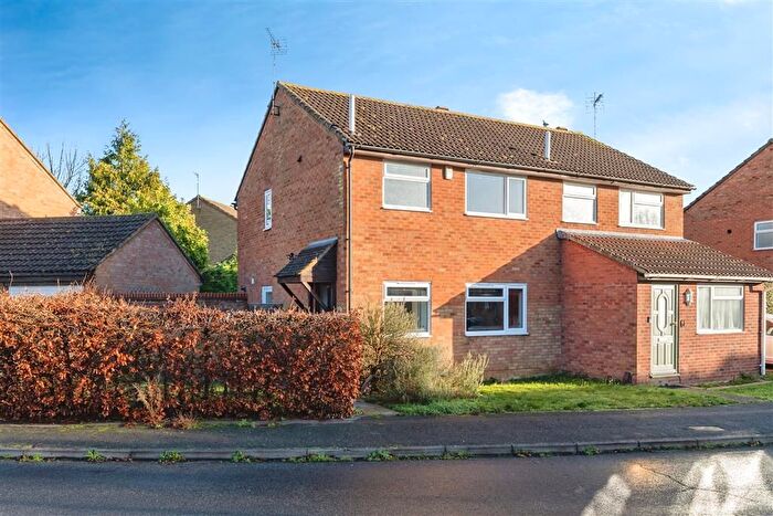 3 Bedroom Semi Detached House For Sale In Arden Road, Cambridge, CB4