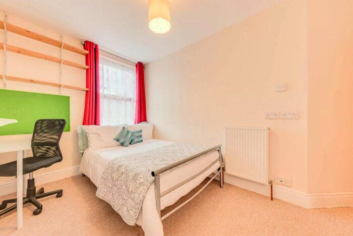 1 Bedroom House To Rent In North Holmes Road -, CT1