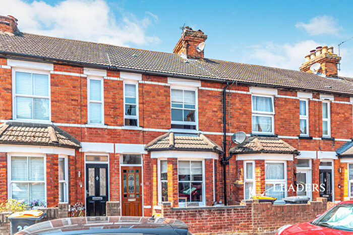 3 Bedroom Terraced House To Rent In York Street, Bedford, MK40