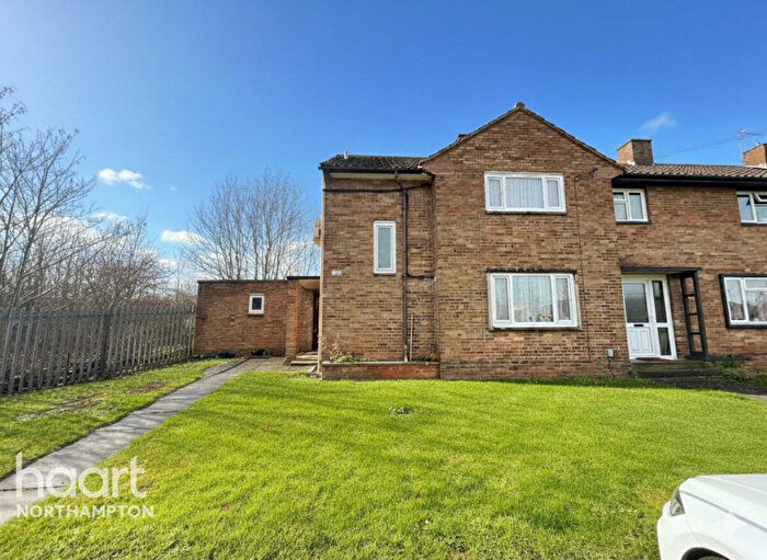 3 Bedroom End Of Terrace House For Sale In Tamar Close, Northampton, NN5