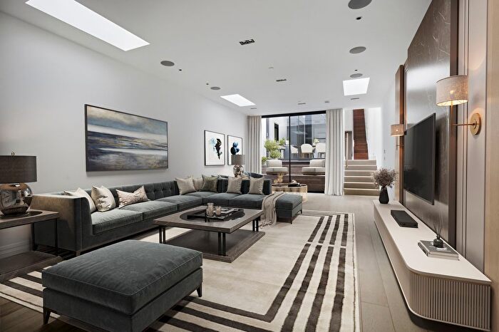 5 Bedroom End Of Terrace House To Rent In Danvers Street, Chelsea, SW3